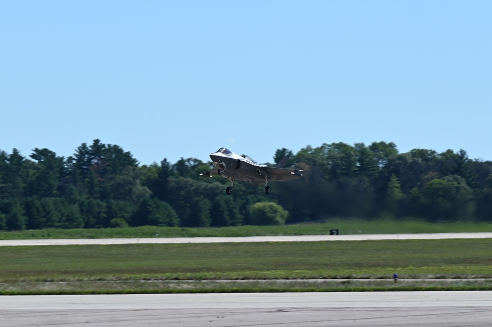 58th FS Gorillas take off during exercise Northern Lightning