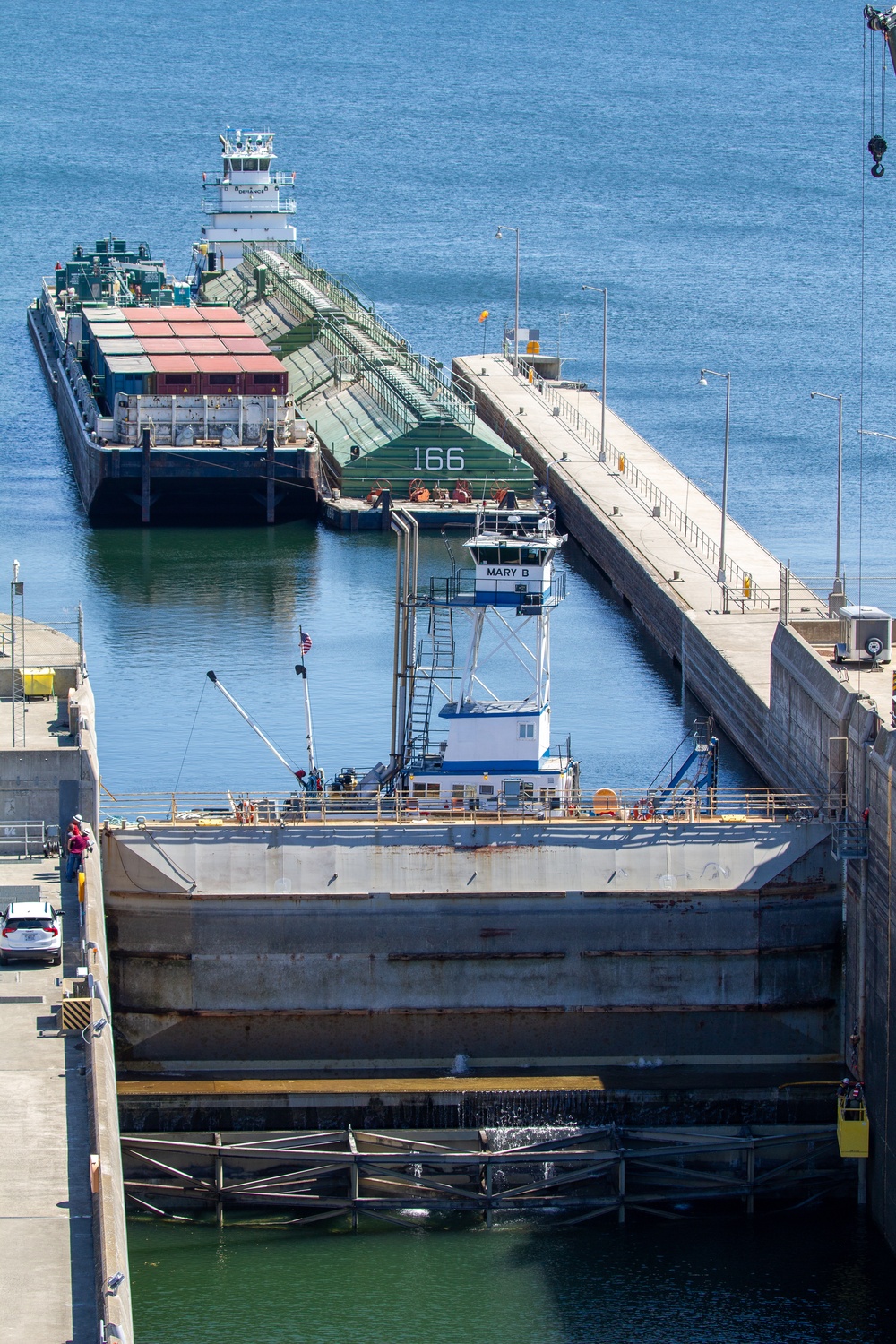 Crew work  to restore the the damaged upstream lock gate, John Day Lock &amp; Dam, Aug. 3, 2022