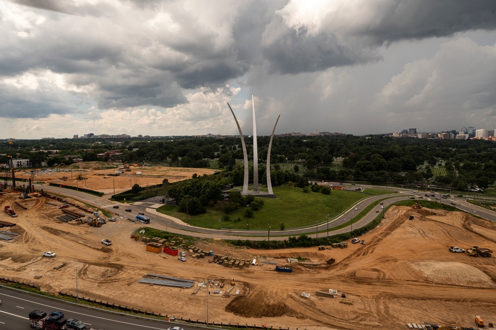 1st Helicopter Squadron Flies Over Arlington