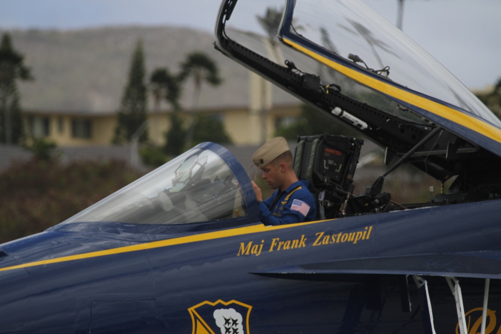 2022 Kaneohe Bay Air Show: The Blue Angels arrive at MCBH