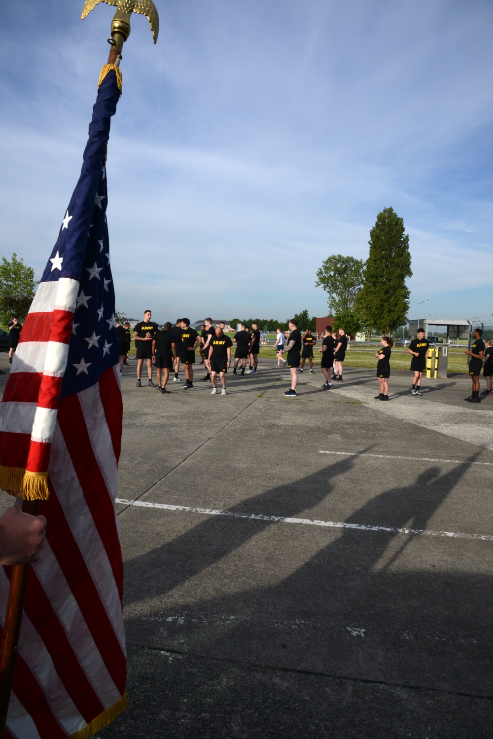 Commemorative run USAG Benelux Soldiers to Chievres city hall