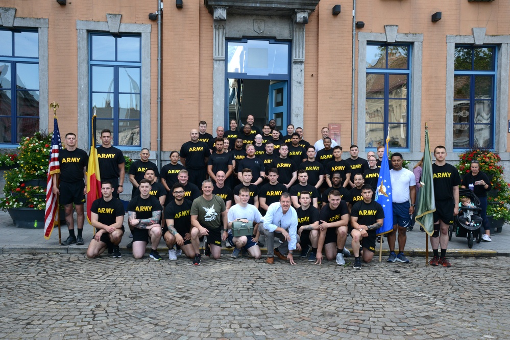 Commemorative run USAG Benelux Soldiers to Chievres city hall
