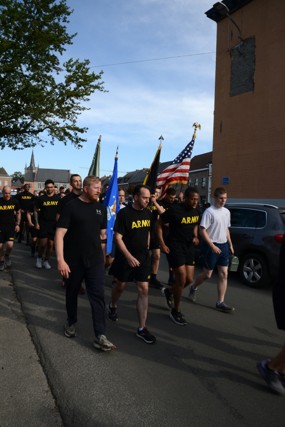 Commemorative run USAG Benelux Soldiers to Chievres city hall