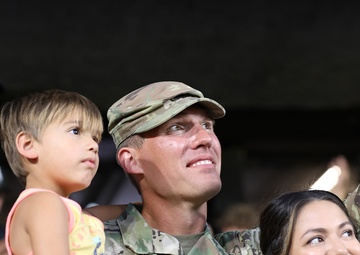 Soldier is honored in front of thousands at Chicago White Sox home game
