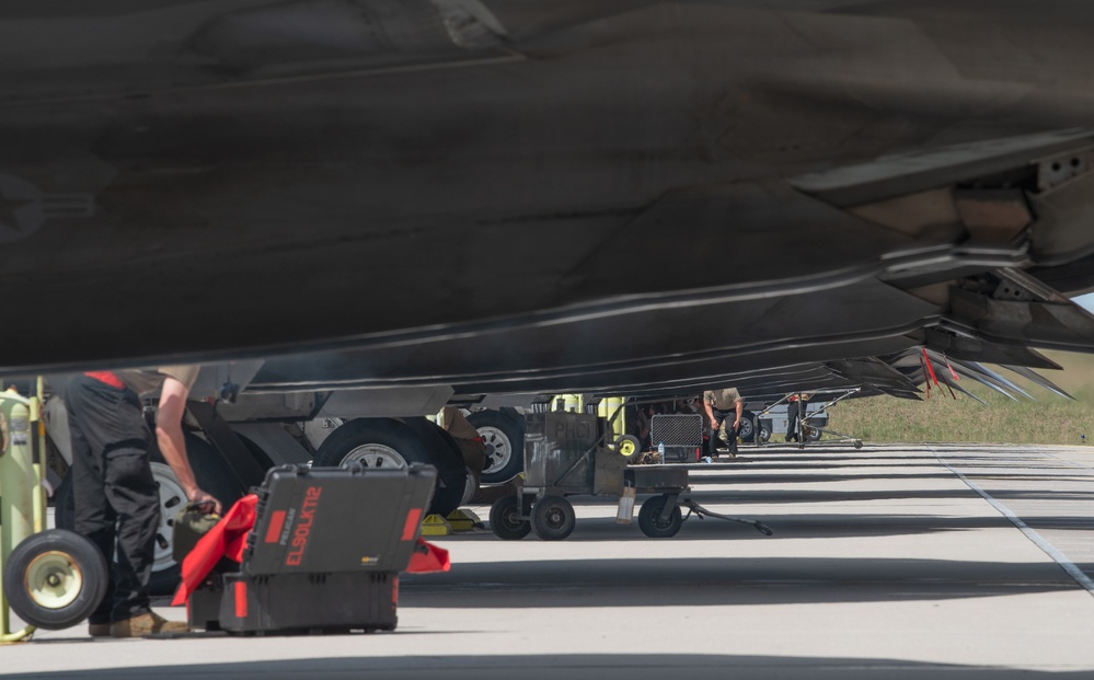 F-22s get ready for take-off