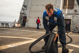 USS Paul Ignatius (DDG 117) Conducts Helicopter In-Flight Refueling