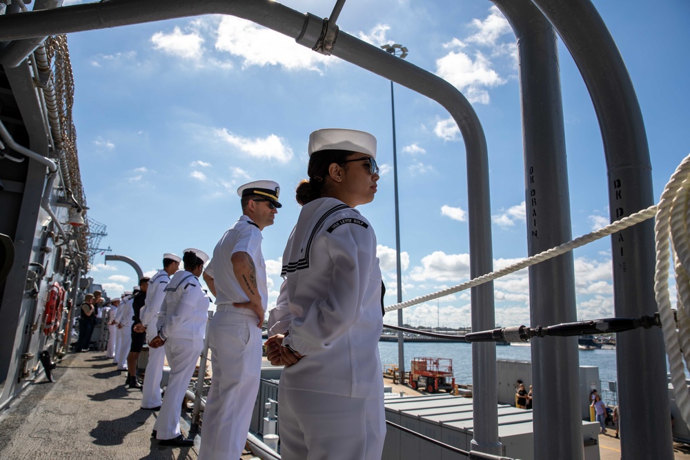 USS Leyte Gulf departs for a scheduled deployment.