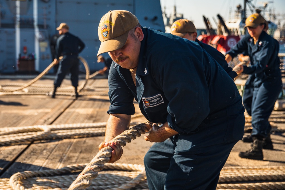 USS Paul Ignatius (DDG 117) Departs Naval Station Rota, Spain