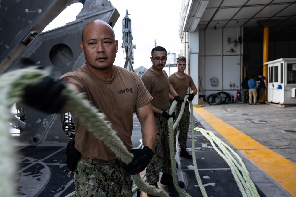 USNS Burlington Arrives in Ponce, Puerto Rico