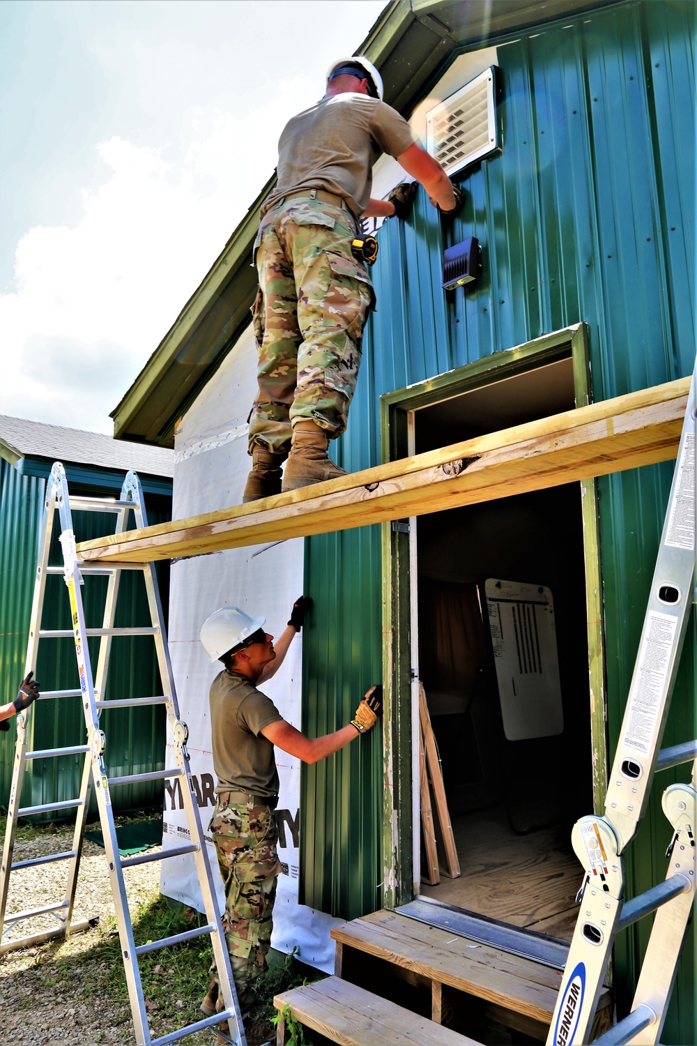 389th Engineer Company Soldiers hone skills supporting troop project at Fort McCoy