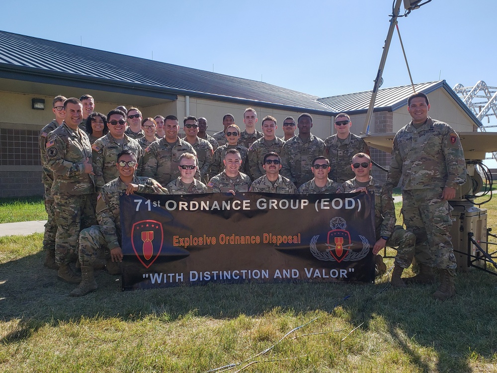 71ST EOD Group hosts Signal University