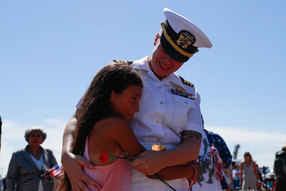 Abraham Lincoln returns to homeport