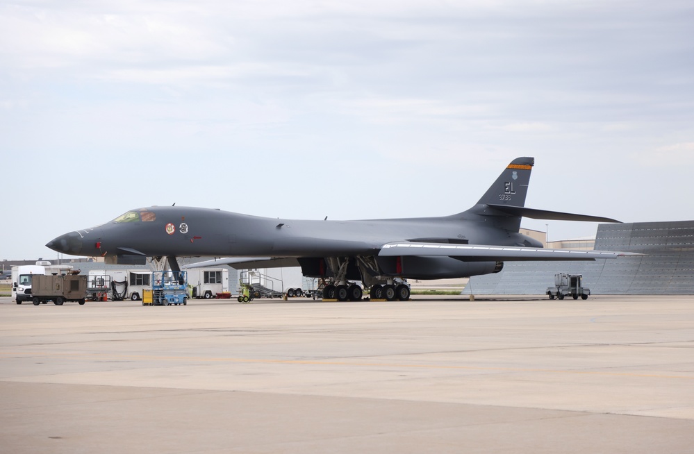 B-1 program depot maintenance at Tinker Air Force Base