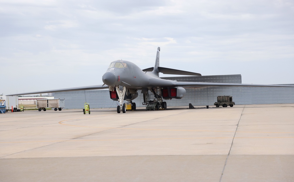 B-1 program depot maintenance at Tinker Air Force Base