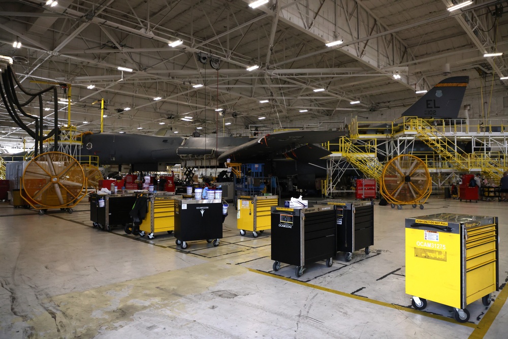 B-1 program depot maintenance at Tinker Air Force Base