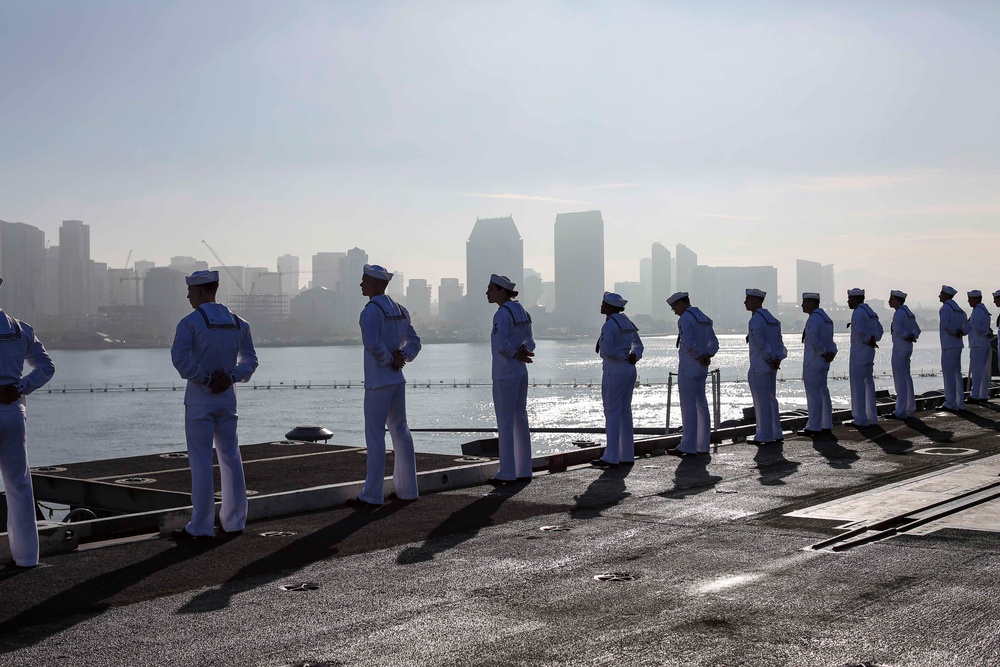 Abraham Lincoln returns to homeport