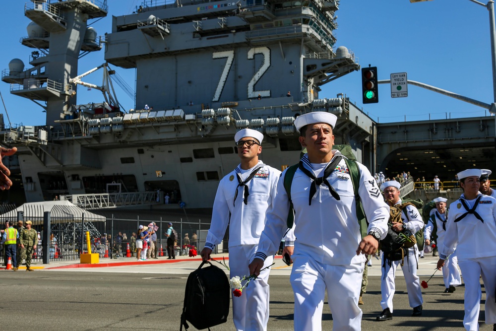 Abraham Lincoln returns to homeport