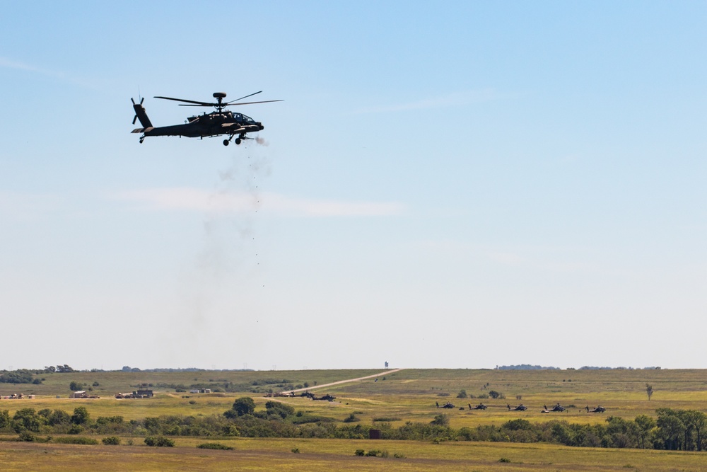 1st Infantry Division Hosts Apache Gunnery at Fort Riley