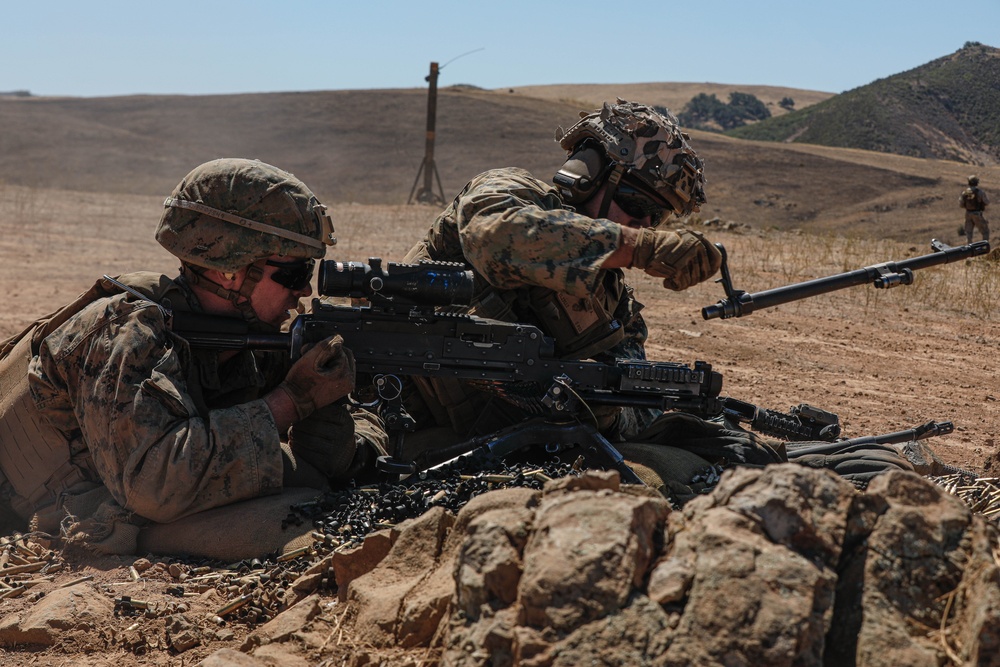 2nd Bn., 1st Marines, runs platoon attacks on Range 800