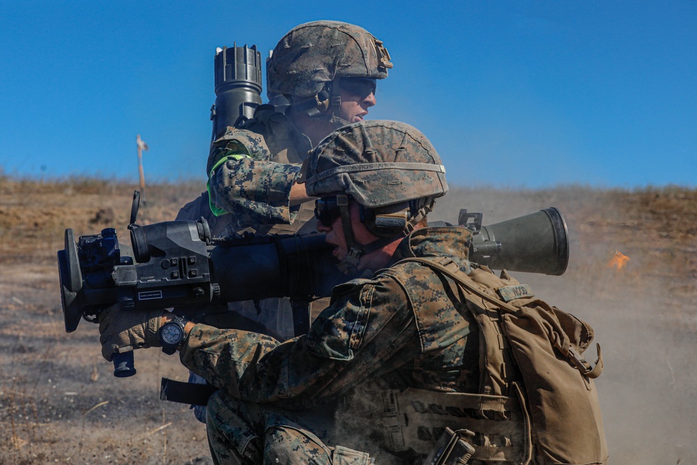 2nd Bn., 1st Marines, runs platoon attacks on Range 800