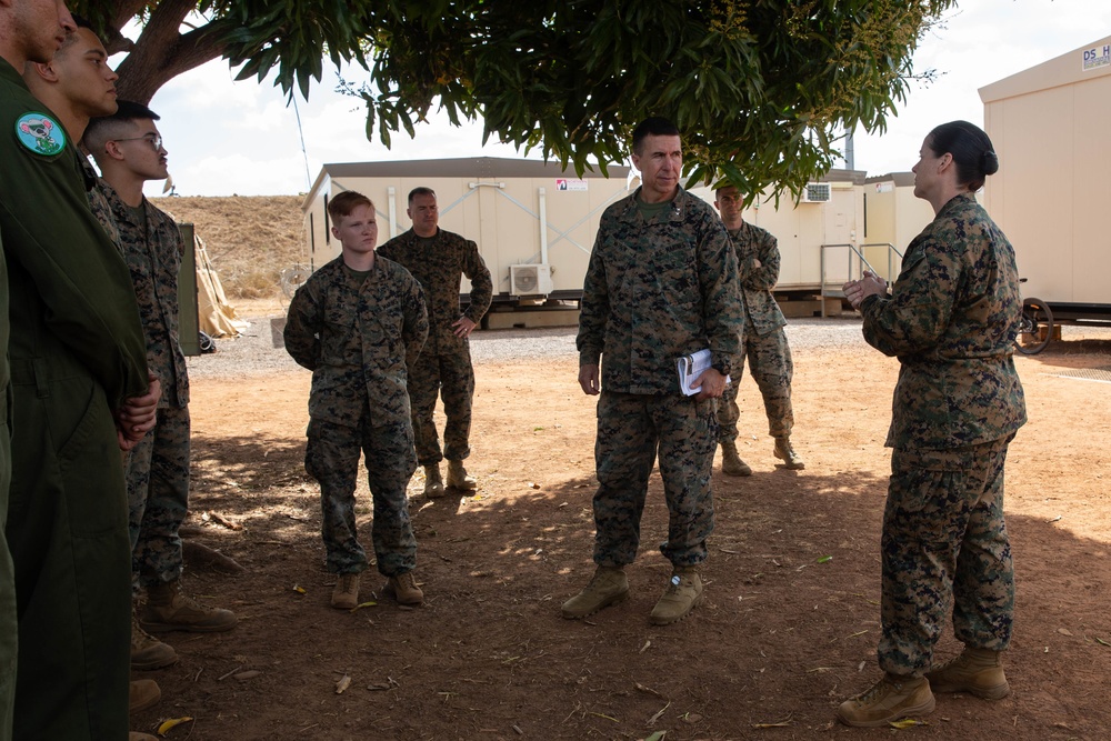 MRF-D 22: 1st MARDIV CG visits Marines and Sailors in Darwin