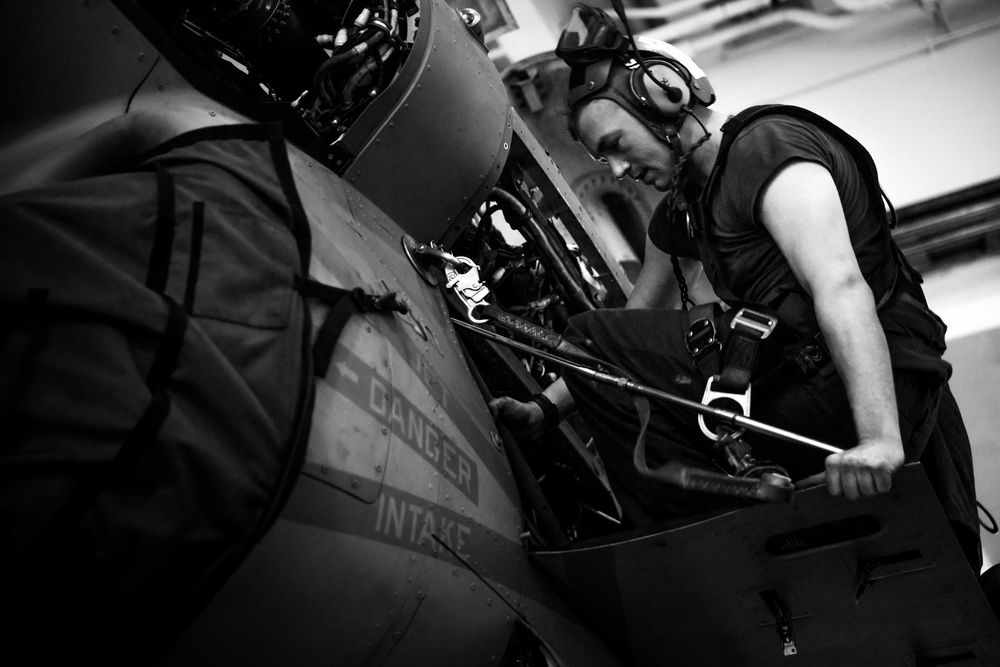 Kearsarge Conducts Operations in the Baltic Sea