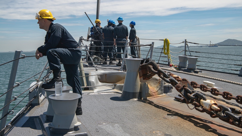 USS Momsen Arrives in Singapore