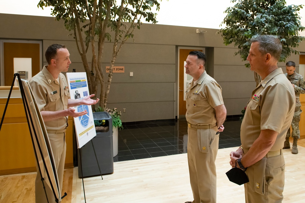 Rear Adm. Brandon Taylor Visits NMRC