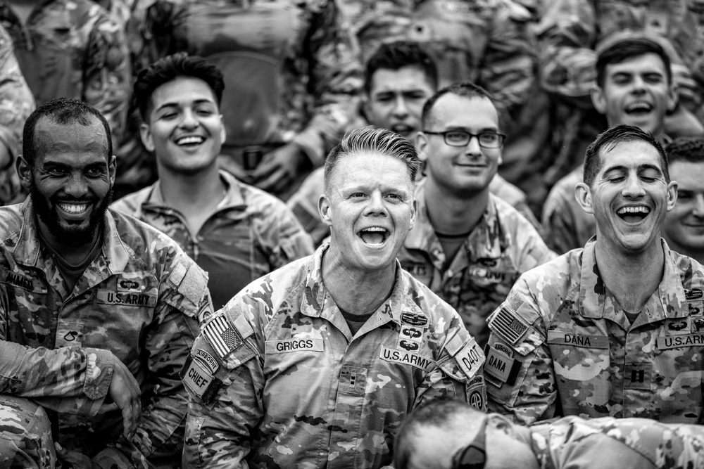 Paratroopers Jump into 82nd Abn. Div. 76th Convention