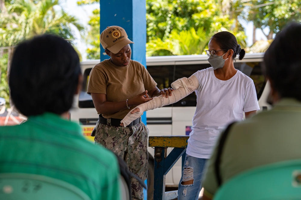 Pacific Partnership 2022 Medical Personnel Conduct Medical Training with Local Healthcare Workers