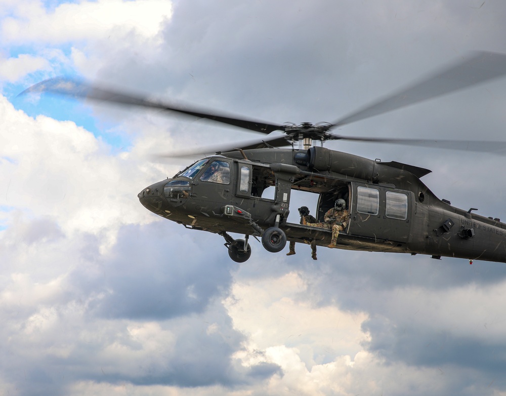 10th CAB Shines During Air Assault School Course