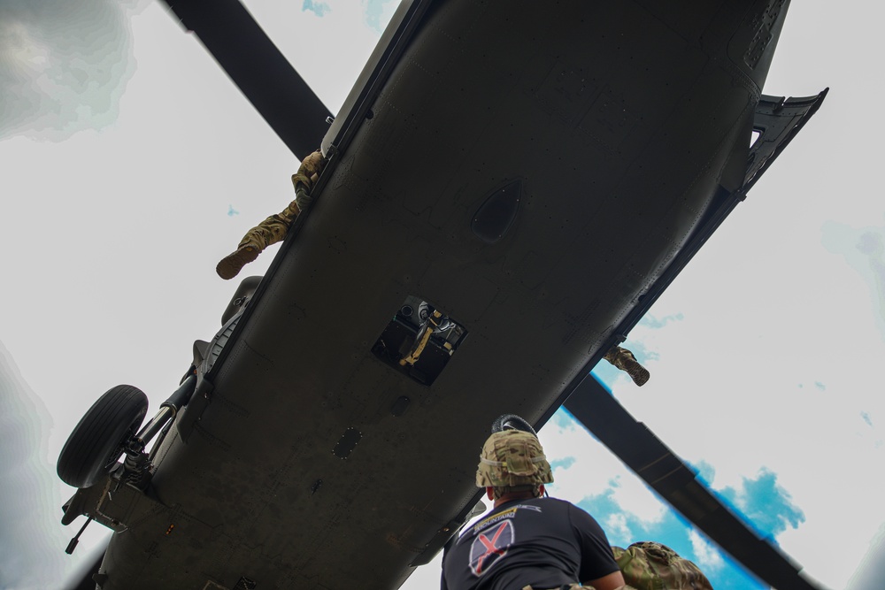 10th CAB Shines During Air Assault School Course
