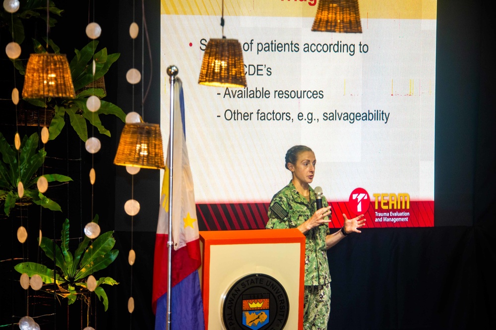 USNS Mercy Sailors teach trauma course during Pacific Partnership 2022