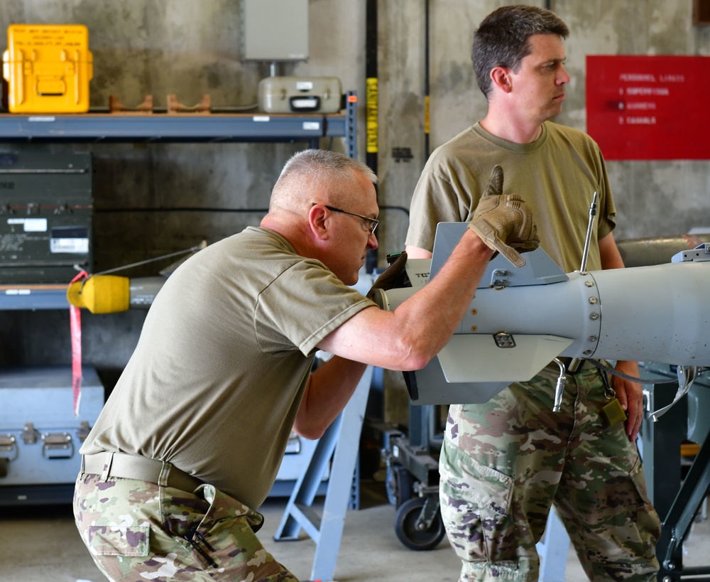 122nd Fighter Wing conducts combat munitions training