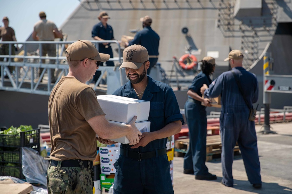 USS Sioux City Visits Augusta Bay Italy