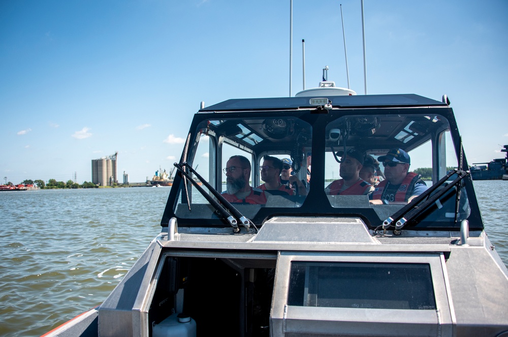 Coast Guard hosts Federal Police of Brazil in Houston