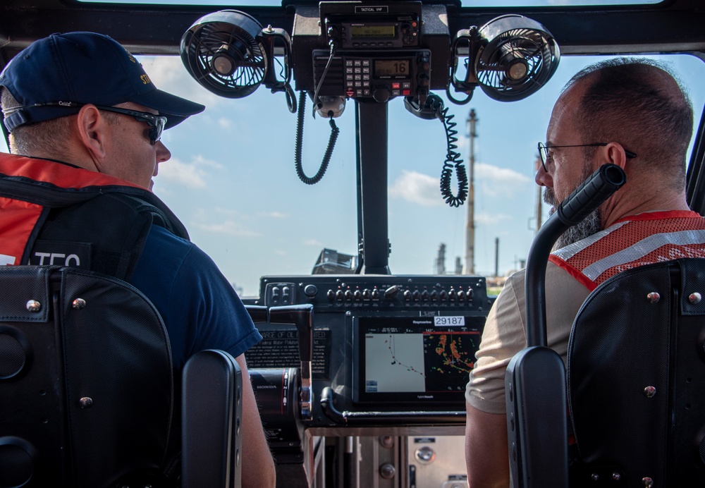 Coast Guard hosts Federal Police of Brazil in Houston