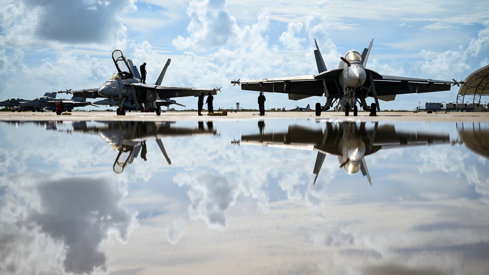 Super Hornets in Key West