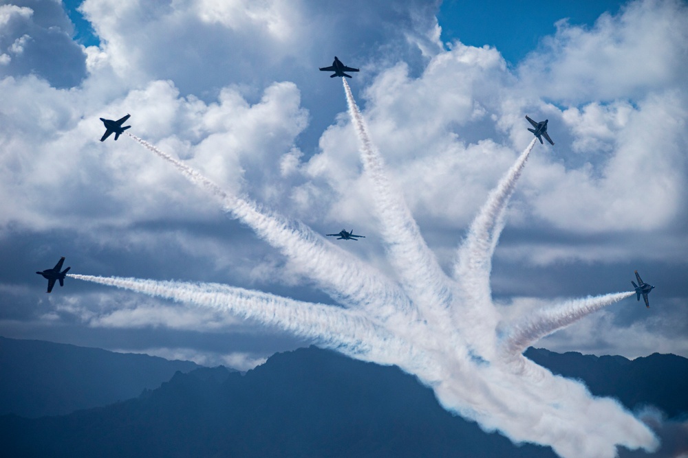 Kaneohe Bay Air Show: Flying Leathernecks Kick Off Air Show