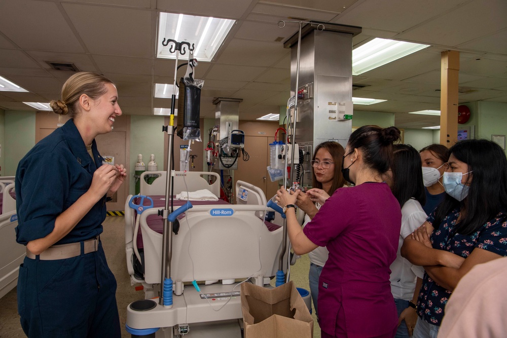 Pacific Partnership 2022 Nurses teach Intensive Care Unit Workshop aboard USNS Mercy (T-AH 19)
