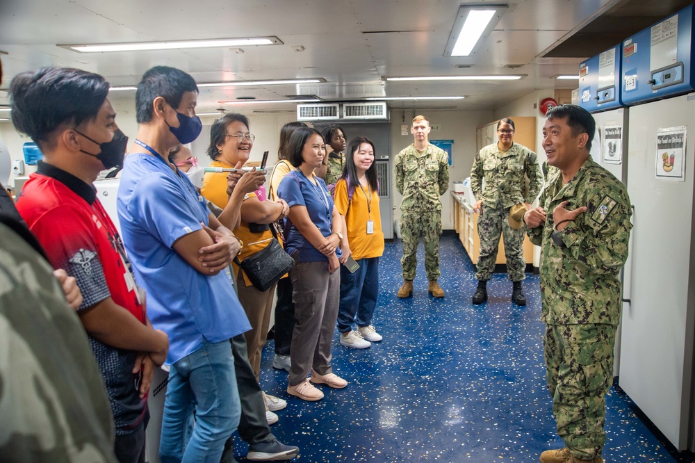Pacific Partnership 2022 hosts local medical students aboard USNS Mercy