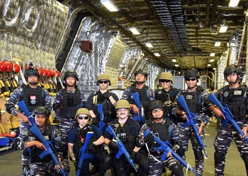 USS Charleston and USS Green Bay participate in Garuda Shield 2022