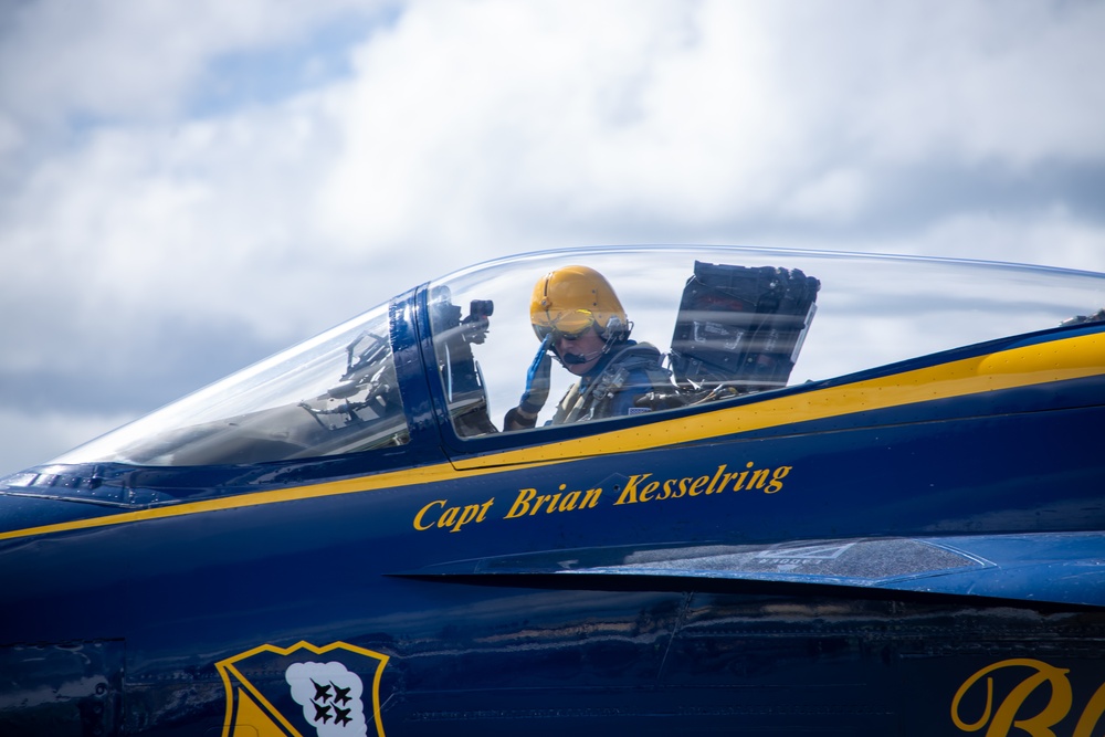 2022 Kaneohe Bay Air Show: Blue Angels