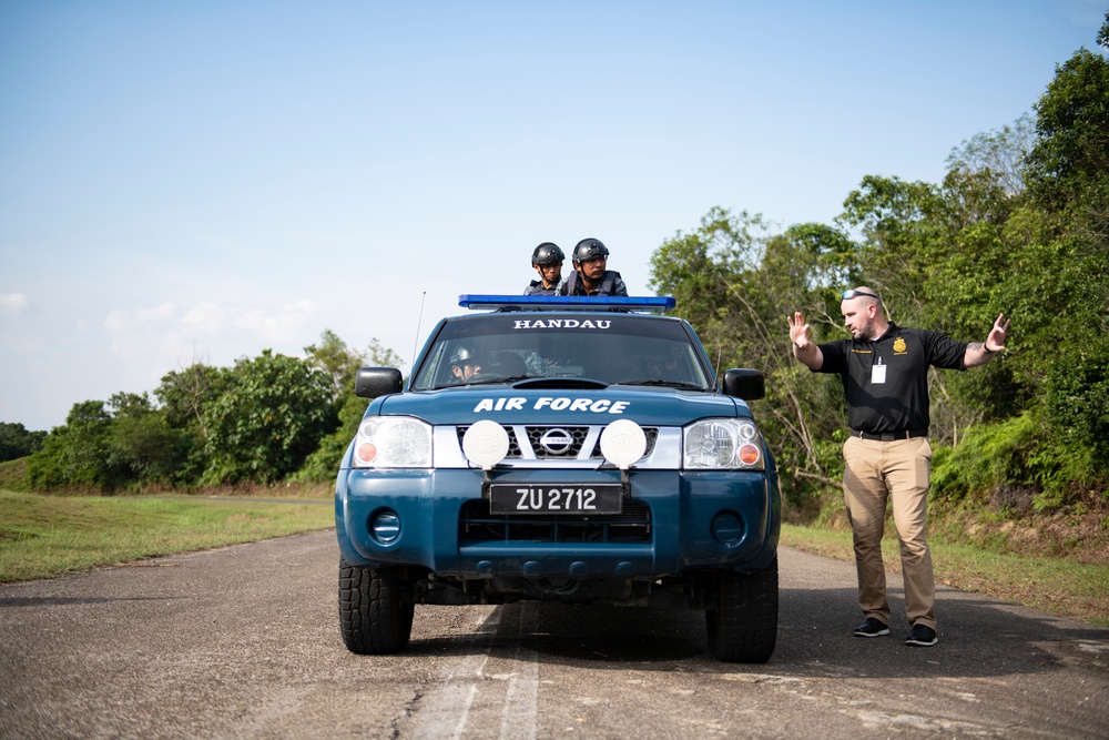 U.S. and Malaysian servicemembers hone base defense tactics