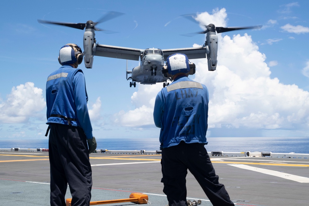 USS Tripoli Conducts Operations with VMM-262 (Reinforced) and 31st MEU