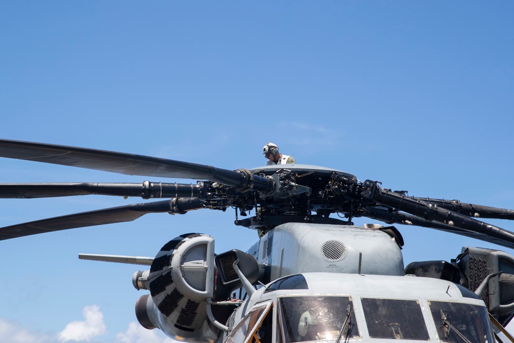 USS Tripoli Conducts Operations with VMM-262 (Reinforced) and 31st MEU