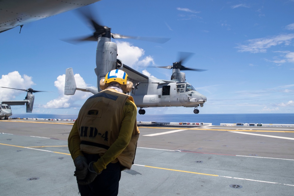 USS Tripoli Conducts Operations with VMM-262 (Reinforced) and 31st MEU