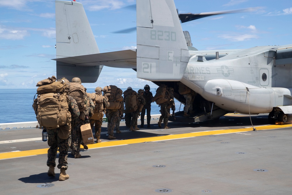 USS Tripoli Conducts Operations with VMM-262 (Reinforced) and 31st MEU