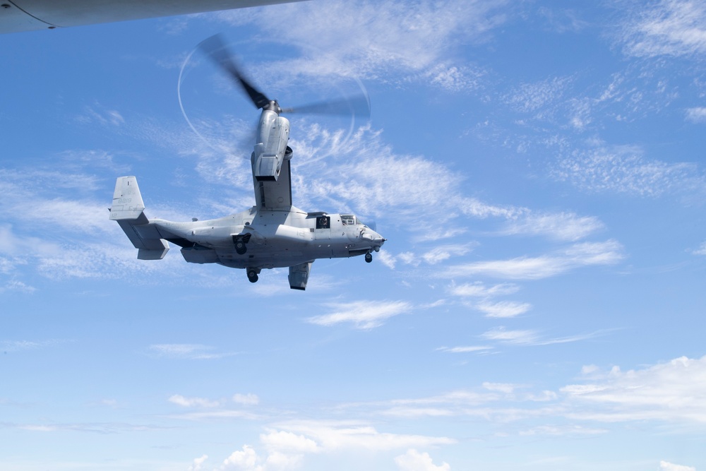 USS Tripoli Conducts Operations with VMM-262 (Reinforced) and 31st MEU