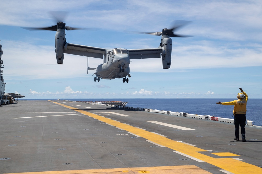 USS Tripoli Conducts Flight Operations with VMM-262 (Reinforced